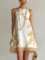 Vestido Violeta Cortés con Encaje Blanco con Motivos Dorados