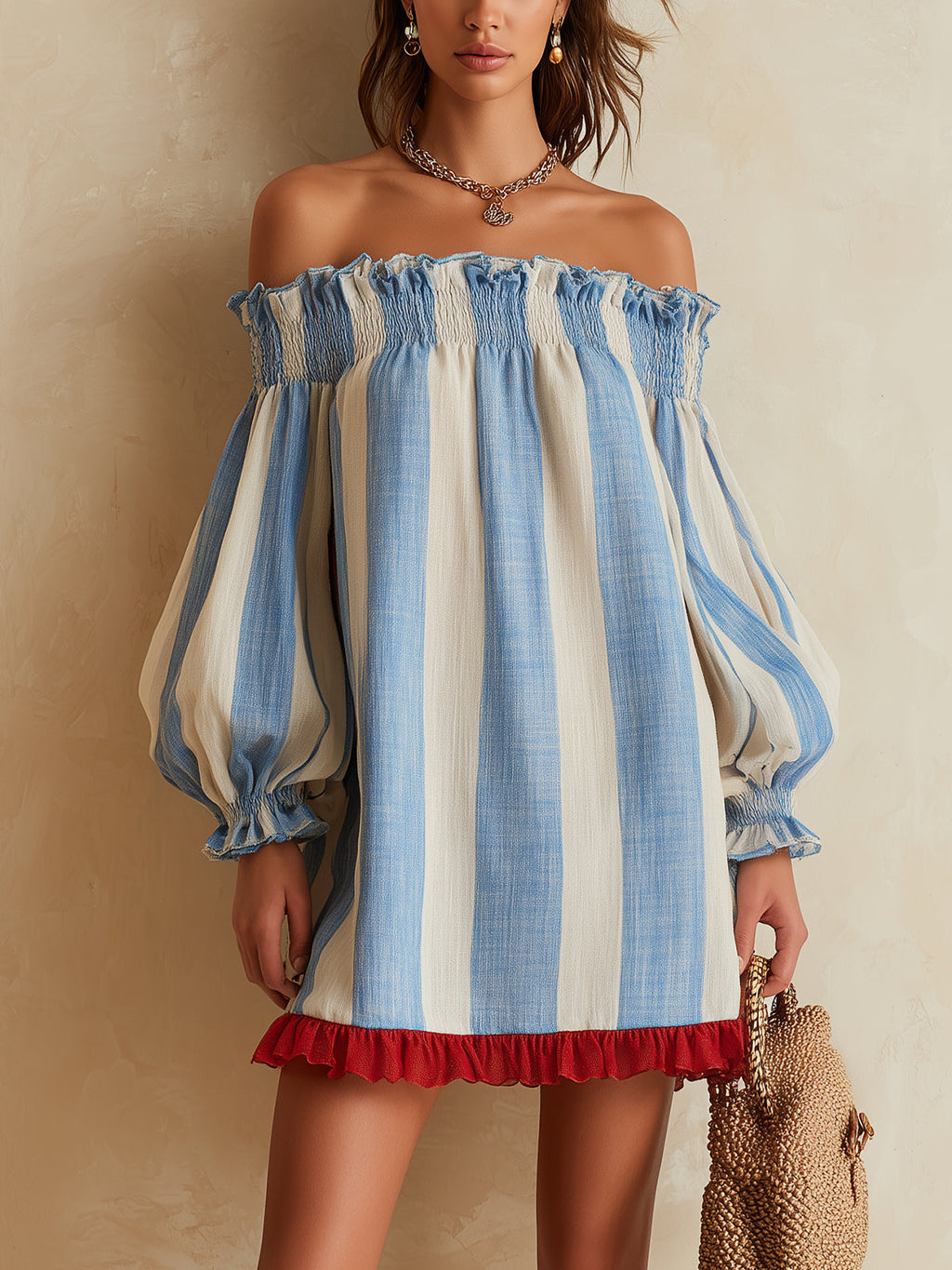 Vestido Violeta Cortés con Rayas y Hombros Descubiertos