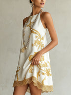 Vestido Violeta Cortés con Encaje Blanco con Motivos Dorados