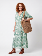 Vestido Violeta Cortés con Escote en V Floral