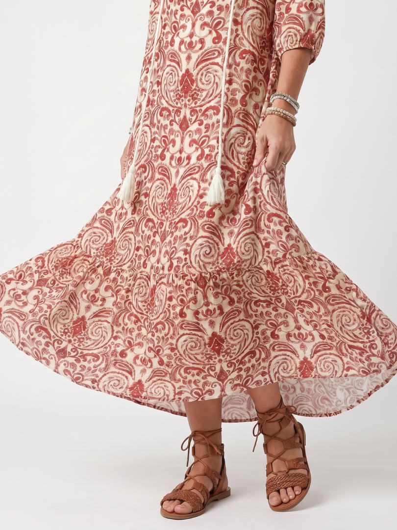 Vestido Violeta Cortés con Estampado Ornamental