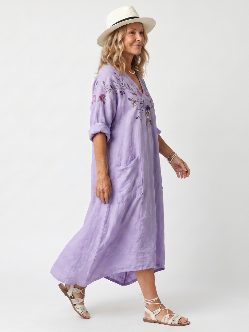 Vestido Violeta Cortés con Diseño Floral Oversize