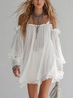 Vestido Violeta Cortés con Estilo Bohemio y Hombros Descubiertos
