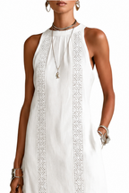 Vestido Violeta Cortés con Cuello Mandarín Bordado