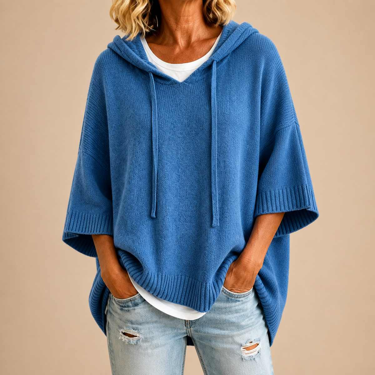 Poncho Violeta Cortés con Capucha en Azul