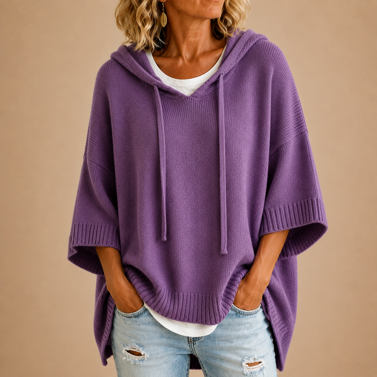 Poncho Violeta Cortés con Capucha en Morado