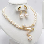 Almudena - Set de Collar y Pendientes con Perlas Naturales