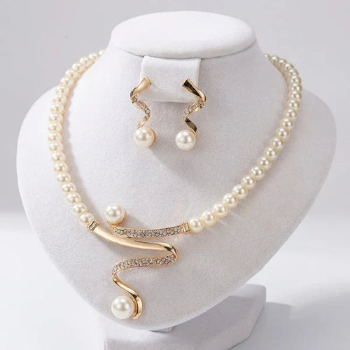 Almudena - Set de Collar y Pendientes con Perlas Naturales