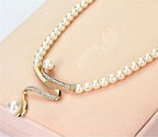 Fabiola - Conjunto de Collar y Pendientes con Perlas Naturales