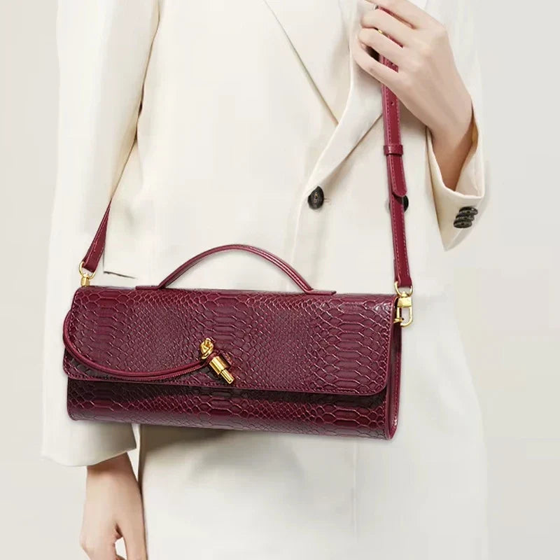 Sammi - Clutch Estampado de Serpiente