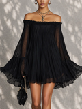 Vestido Violeta Cortés con Mangas Acampanadas y Hombros Descubiertos
