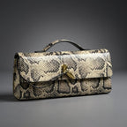 Sammi - Clutch Estampado de Serpiente