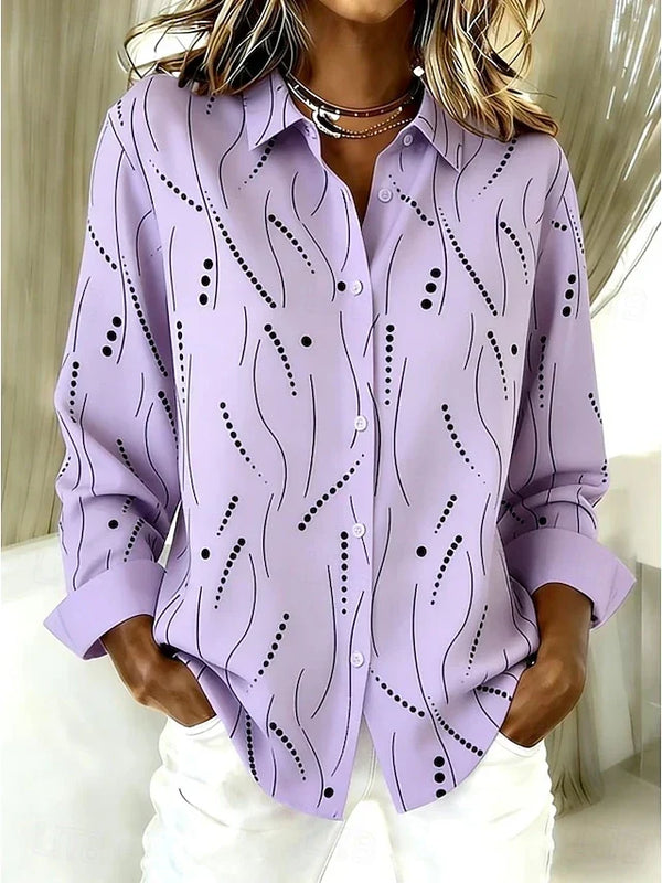 Blusa Violeta Cortés con Estampado Abstracto de Ondas Morado