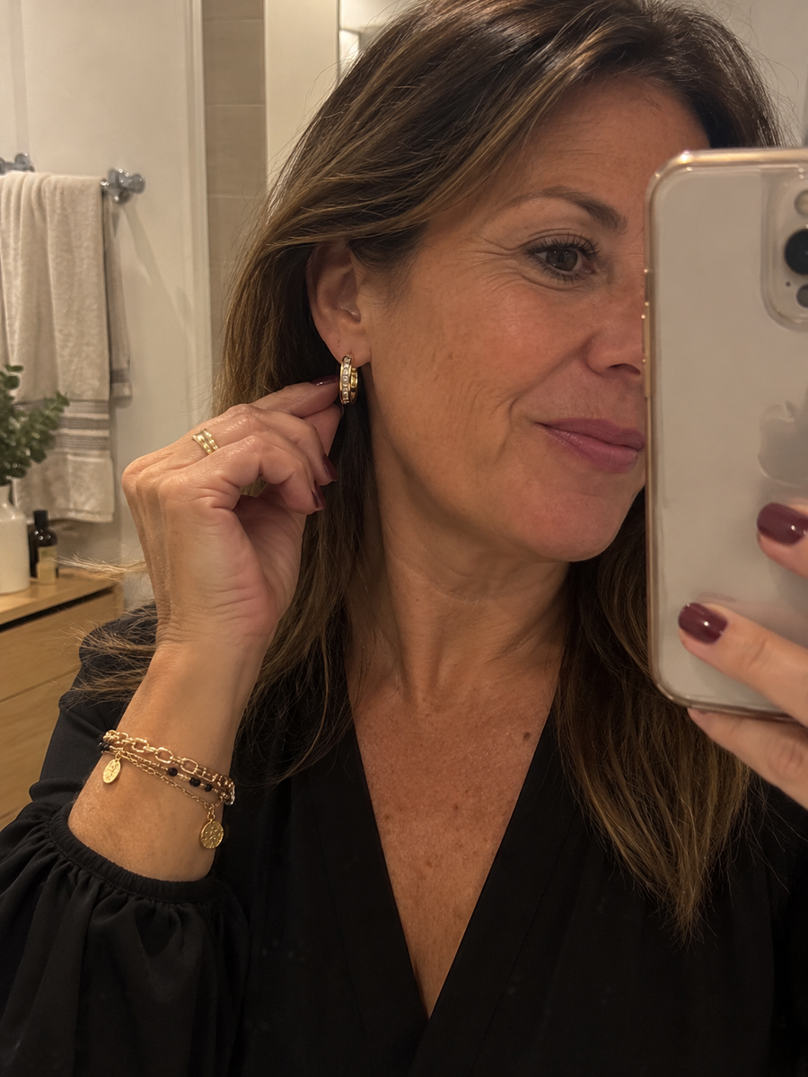 Clienta con joyería Violeta Cortés