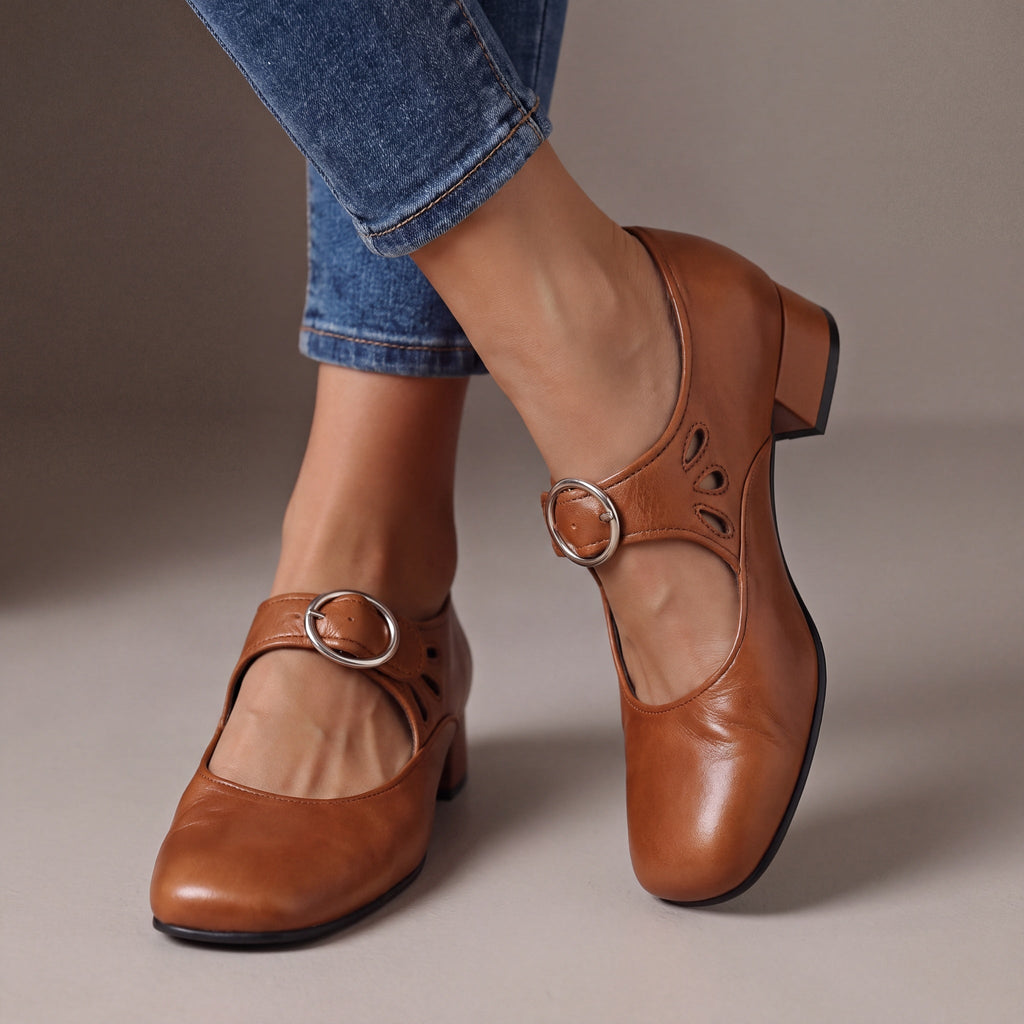 Zapatillas Violeta Cortés con Diseño Mary Jane - Caqui