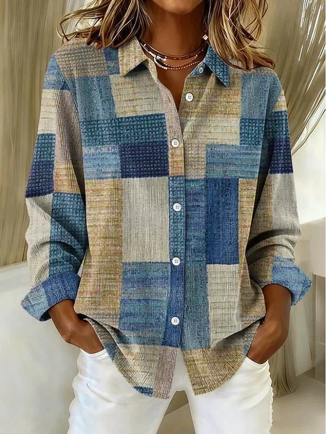 Blusa Violeta Cortés con Estampado Patchwork Azul